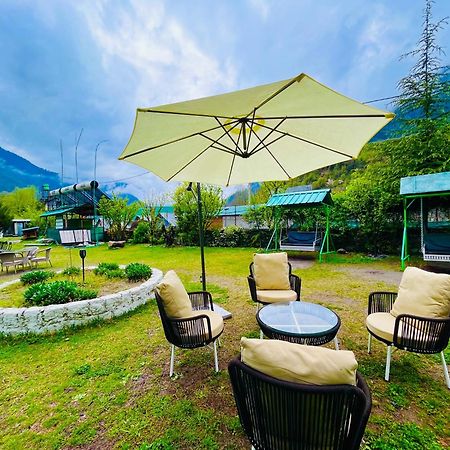 Himalayan Fort Resort, Manali - ! Riverside Property !! Big Lawn With Bonfire !! Best Selling !! Scenic River & Mountais View !! Big Parking !! Luxury Balcony Rooms !! Playing Zone !! Property Of The Year ! M 98160-43600 Екстериор снимка