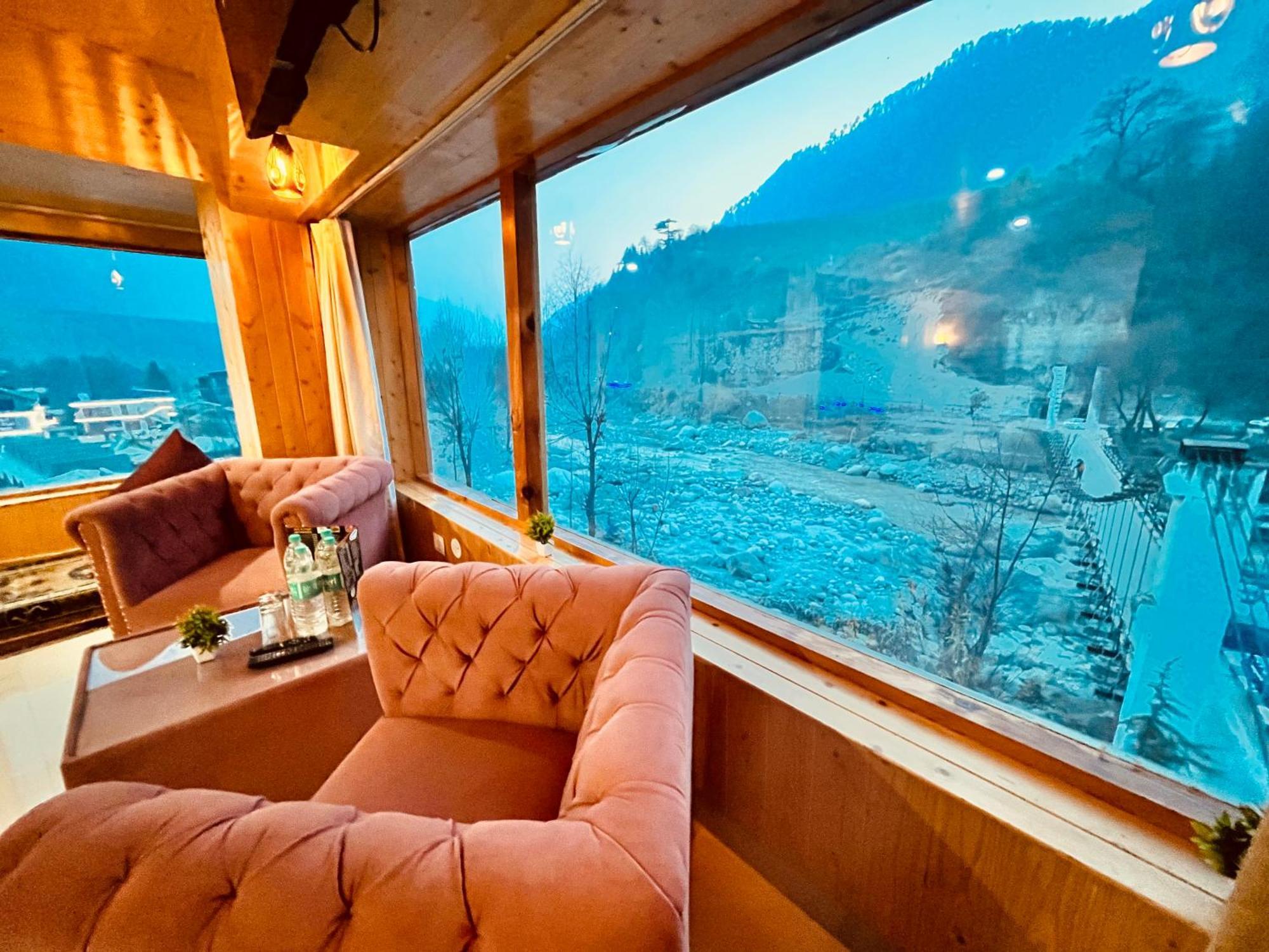 Himalayan Fort Resort, Manali - ! Riverside Property !! Big Lawn With Bonfire !! Best Selling !! Scenic River & Mountais View !! Big Parking !! Luxury Balcony Rooms !! Playing Zone !! Property Of The Year ! M 98160-43600 Екстериор снимка